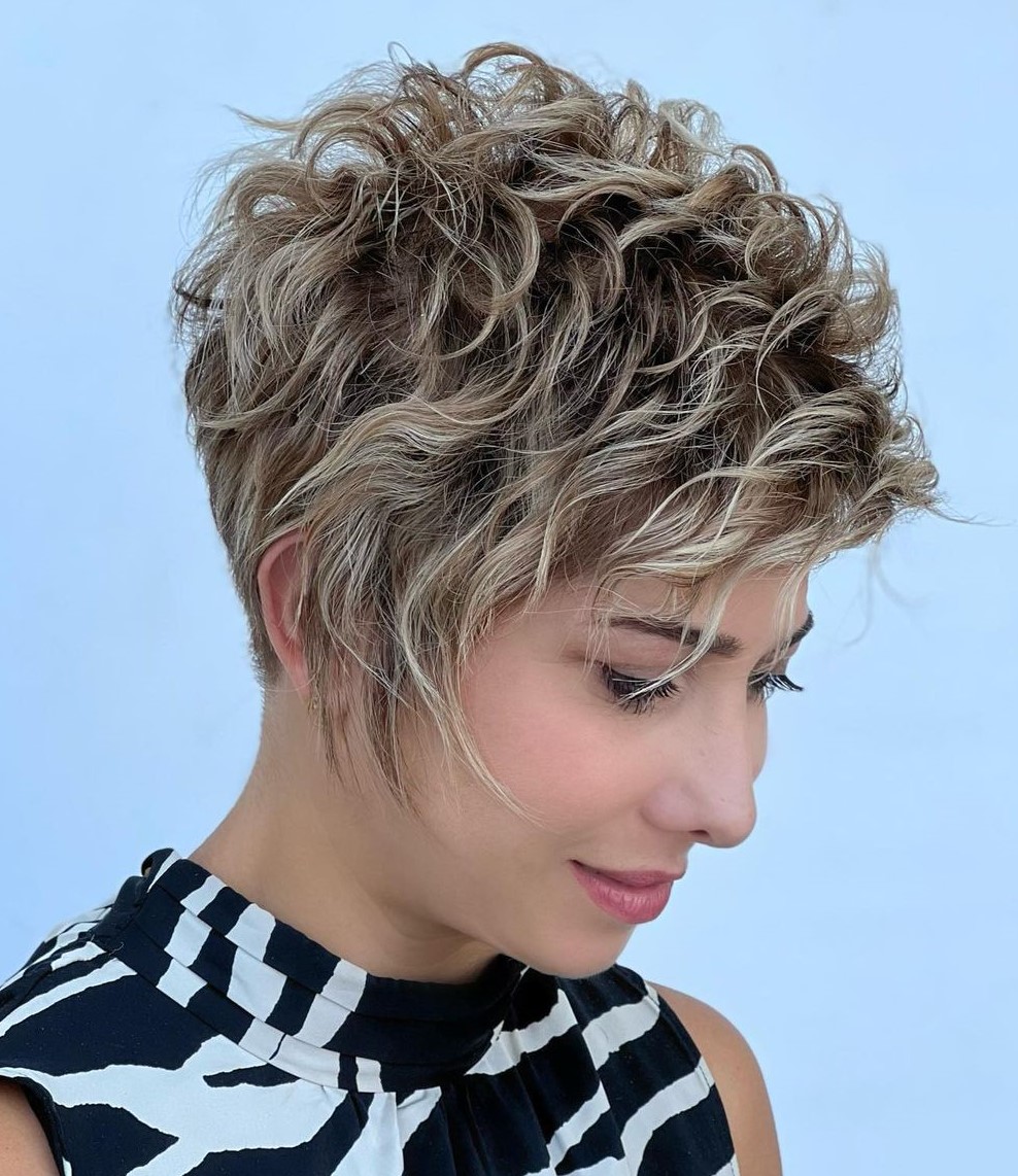 Messy Pixie Shag with Highlights